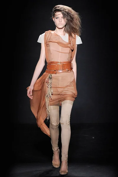 Look 7